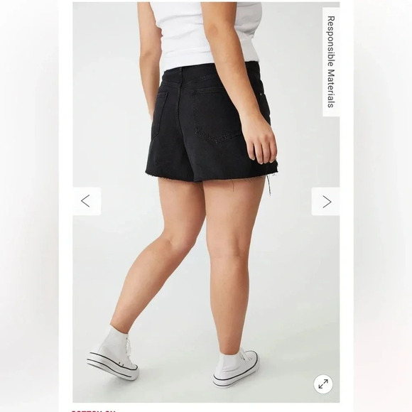 Curve A-Line High Rise Denim Short in Midnight Black Size 22 - Picture 4 of 5